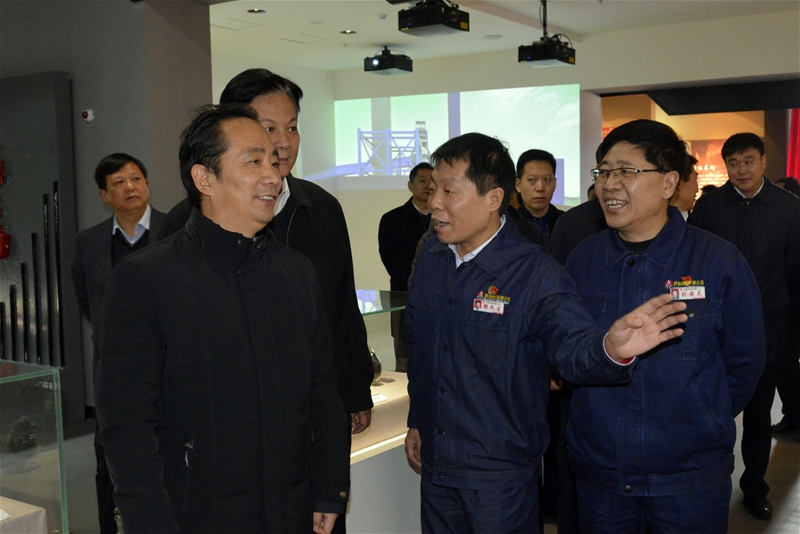 2018年12月25日 陜西省西安市委副書記、市政府市長(zhǎng)、黨組書記 李明遠(yuǎn)來公司參觀調(diào)研